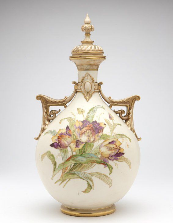 Фарфоровые предприятия. Фарфор Роял Ворчестер. Royal Worcester вазы. Фарфоровая ваза. Антиквариат фарфор вазы и статуэтки.