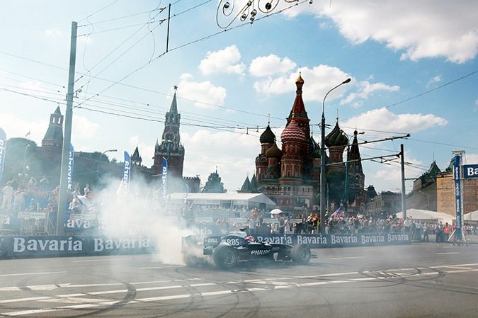 Девушка Bavaria City Racing